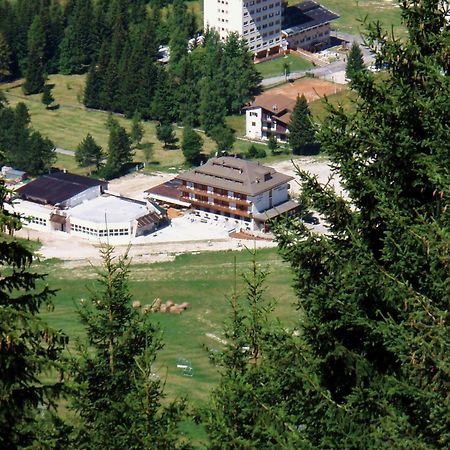 Hotel Cristallo Folgaria Exterior foto